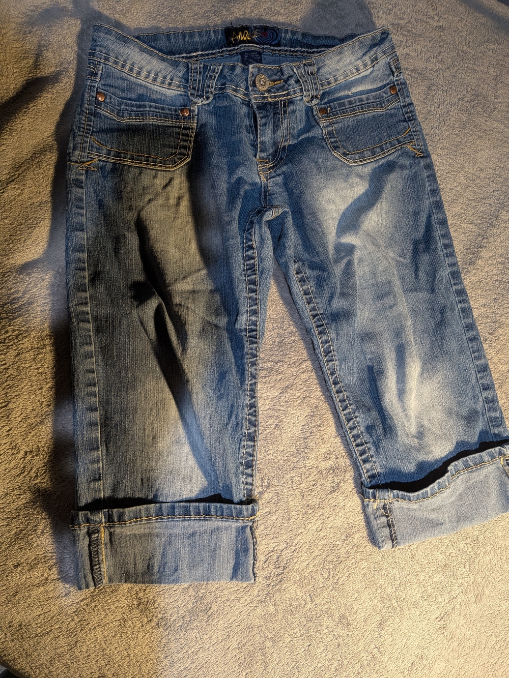 Size 7 Angels Light Blue Cropped Roll-Cuff Jeans